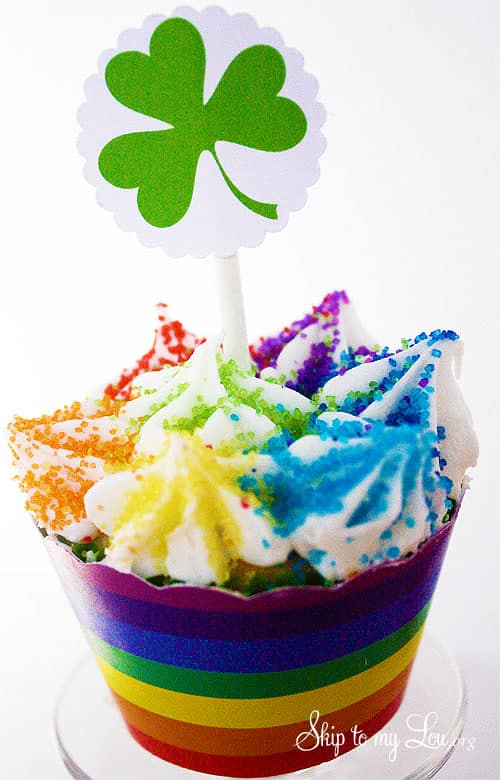 Shamrock-Cupcake-toppers-and-rainblow-wrappers.jpg