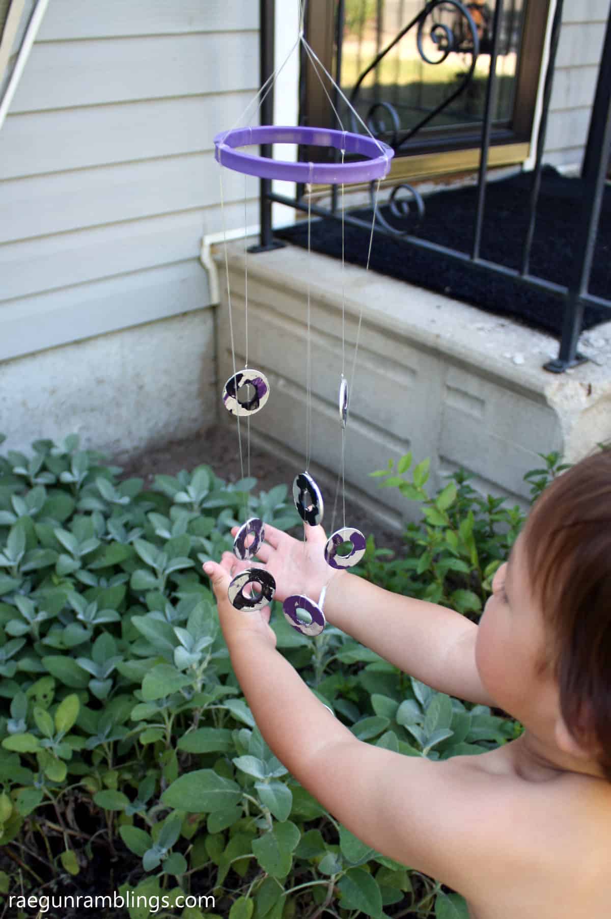 Fun and easy kids activity. DIY wind chime with step by step tutorial instructions