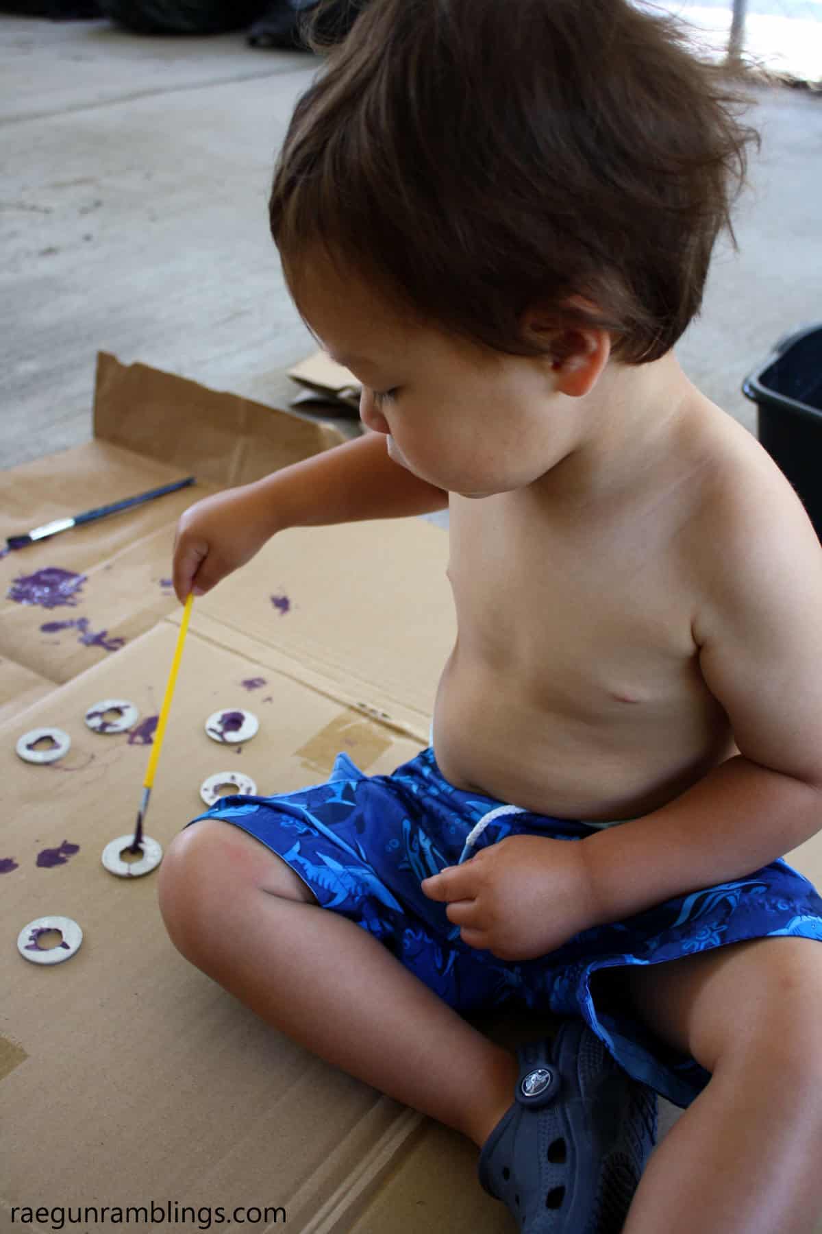 Love this idea! DIy wind chimes that the kids can help make. Great kids activity idea.