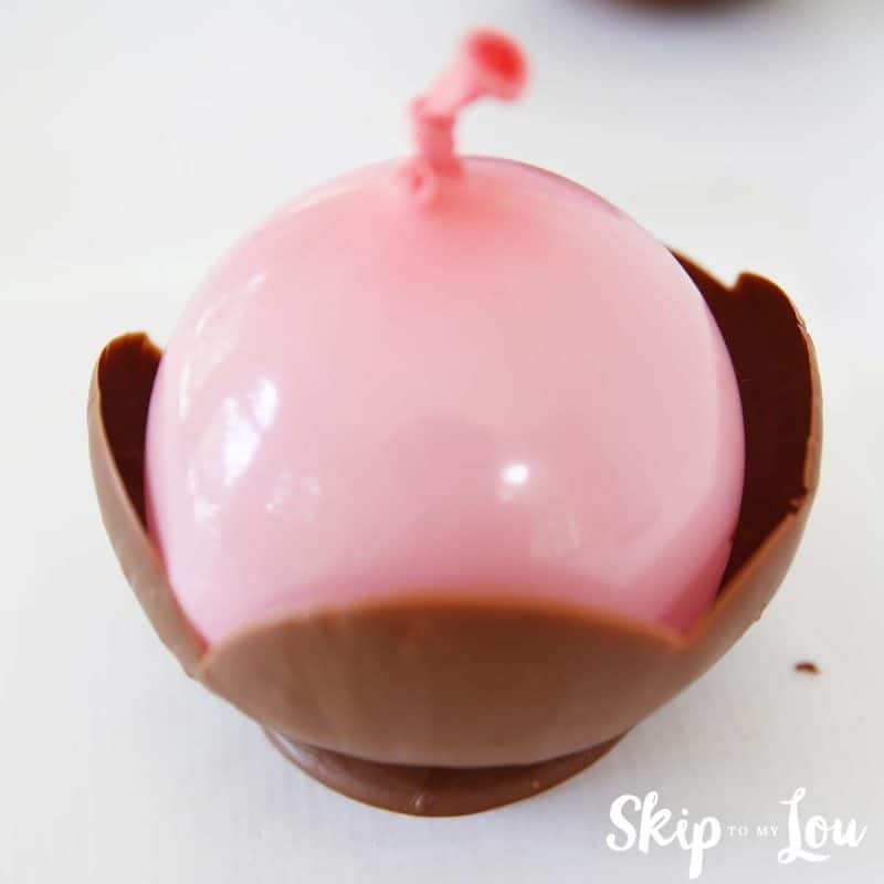 chocolate bowls with balloons
