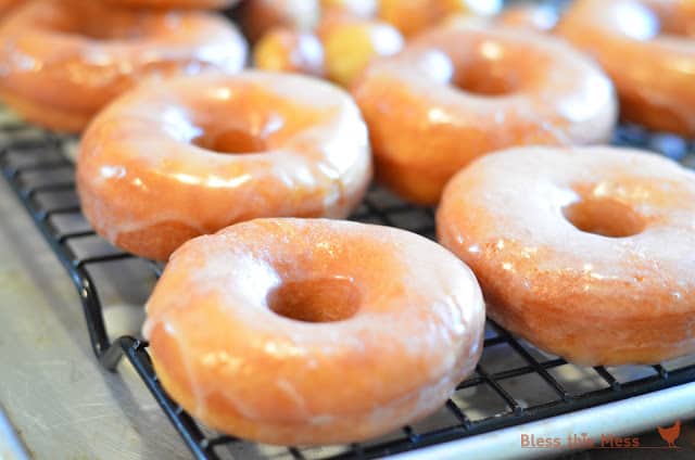 pioneer-womans-yeast-glazed-donuts2