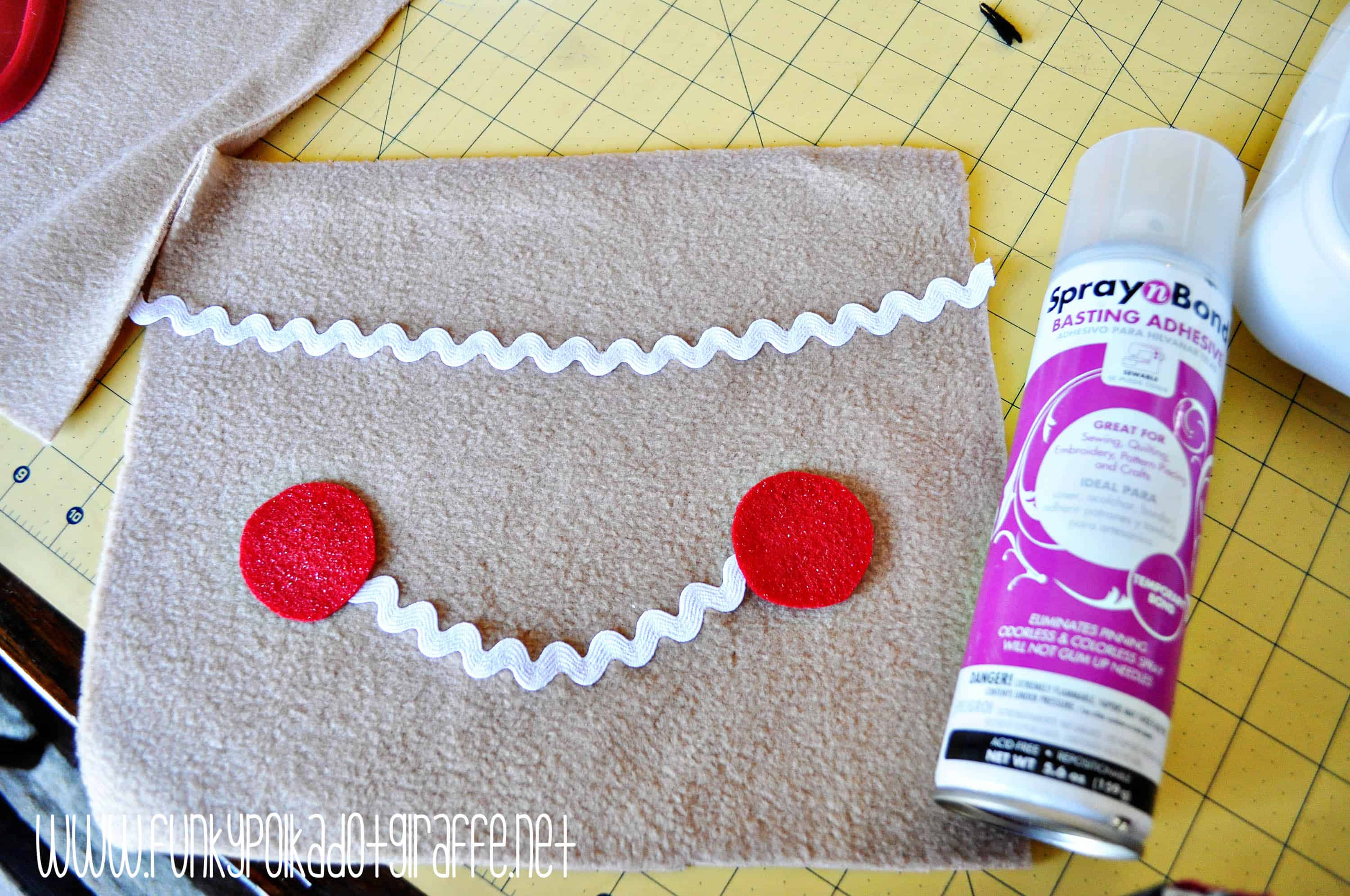 WWW.FUNKYPOLKADOTGIRAFFE.NET Can of spray bond for placing the cheeks on the purse. -Skip To My Lou