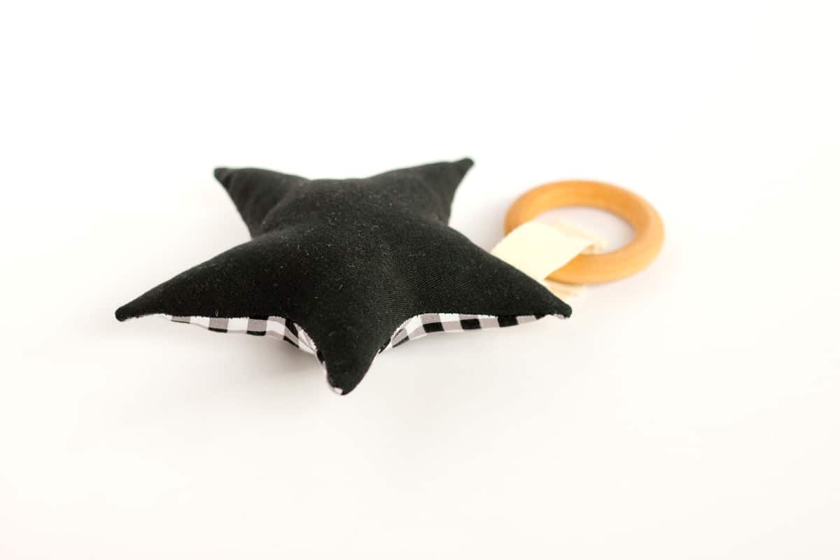 Wood Ring Baby Teether Toy - FREE PATTERN // deliacreates.com for skiptomylou.org
