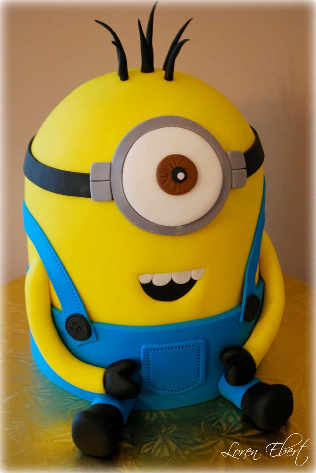 Despicable Me cake