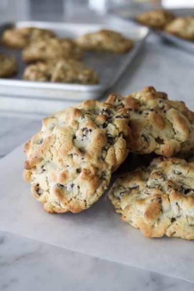 levain bakery cookie