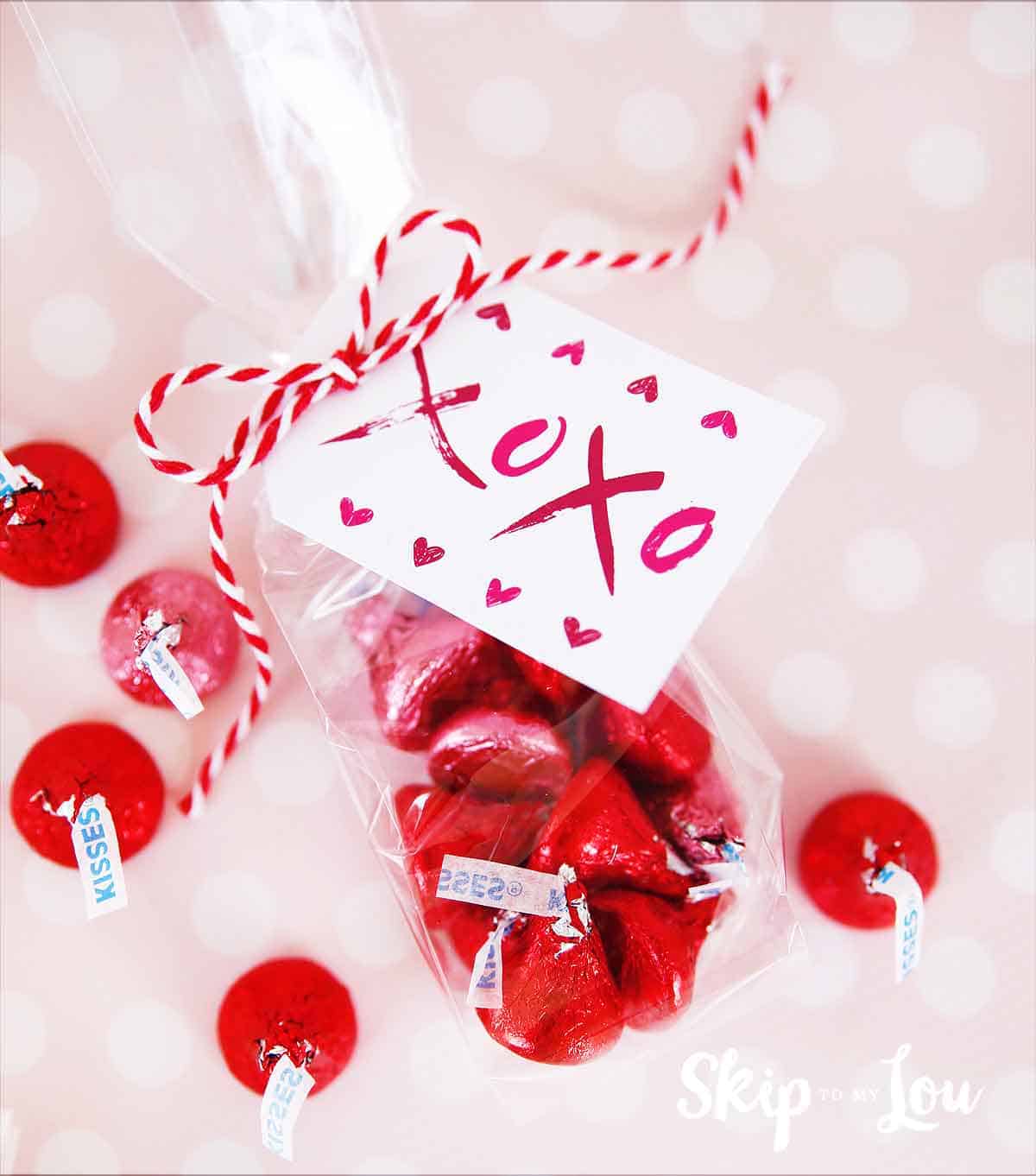 hugs and kisses xoxo gift tags
