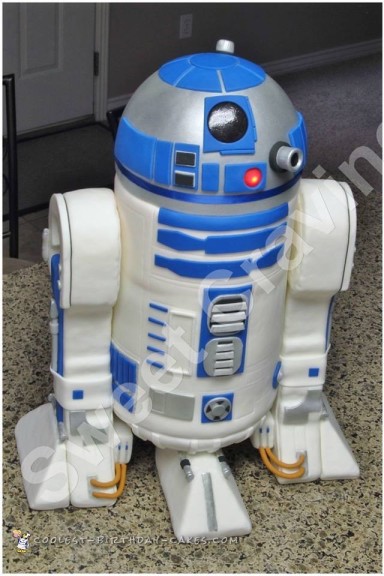 r2 d2 cake