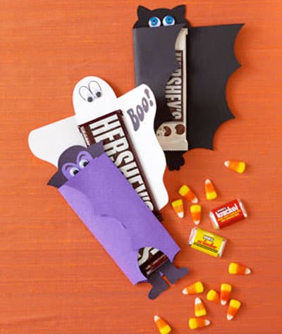 Bat, ghost, and vampire candy bar wrap printables. These wraps are for full size candy bars and you can write messages like "Boo!," on the inside.