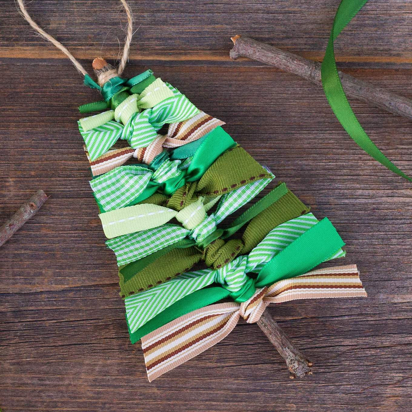 ribbon tree ornaments