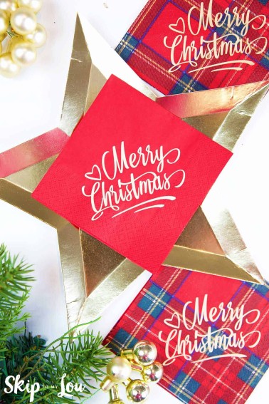 red personalized merry christmas napkin on gold star plate plaid custom Christmas napkins on side