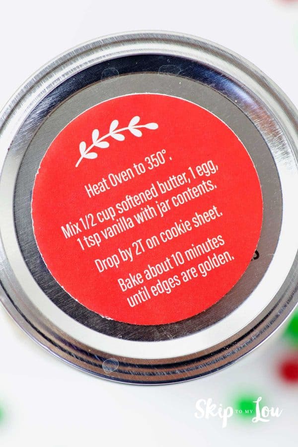 instructions on jar lid holiday cookies in jar