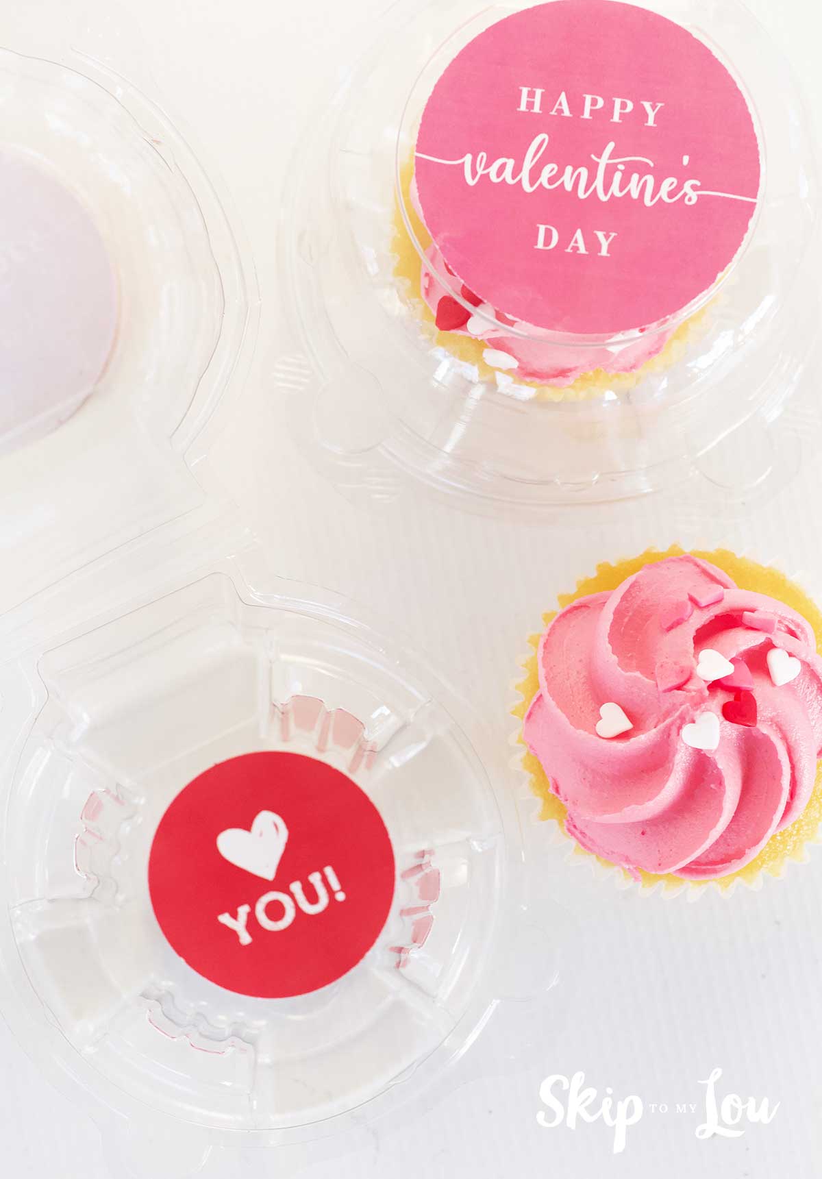 love you cupcake sticker in clear plastic container