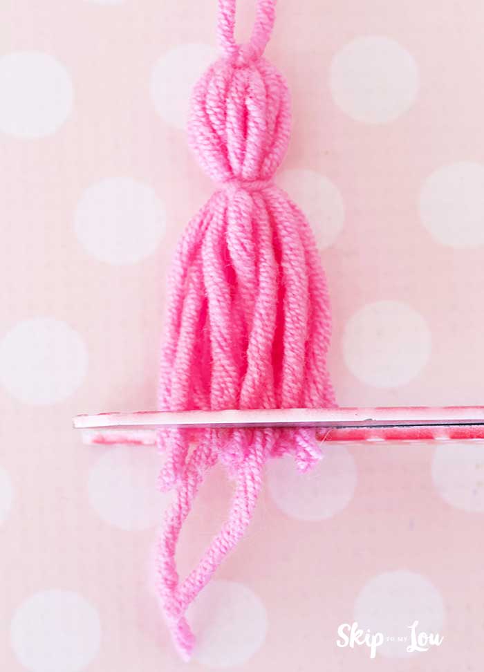 trim bottom of tassel