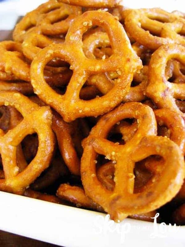 crunchy honey mustard glazed pretzels