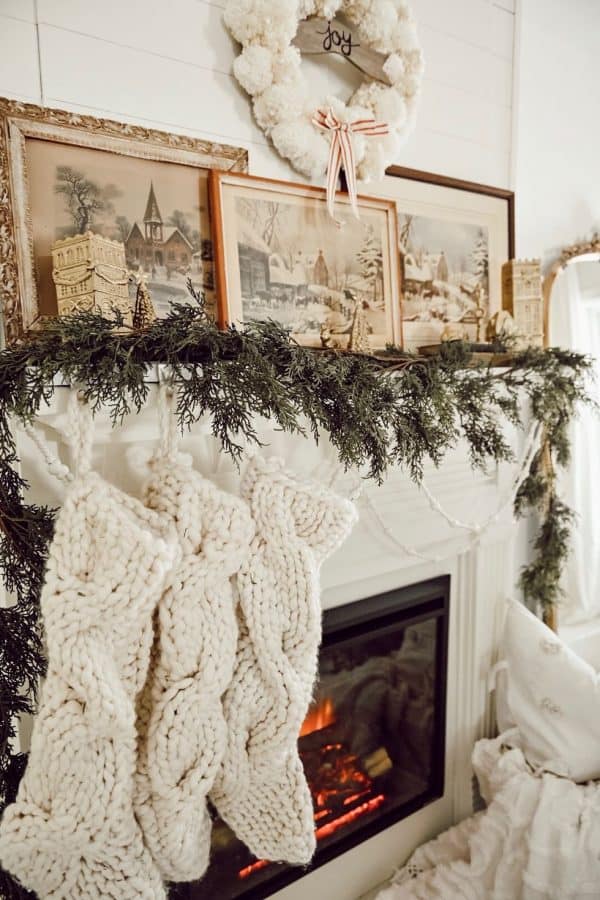 Beautiful and simple christmas mantel ideas