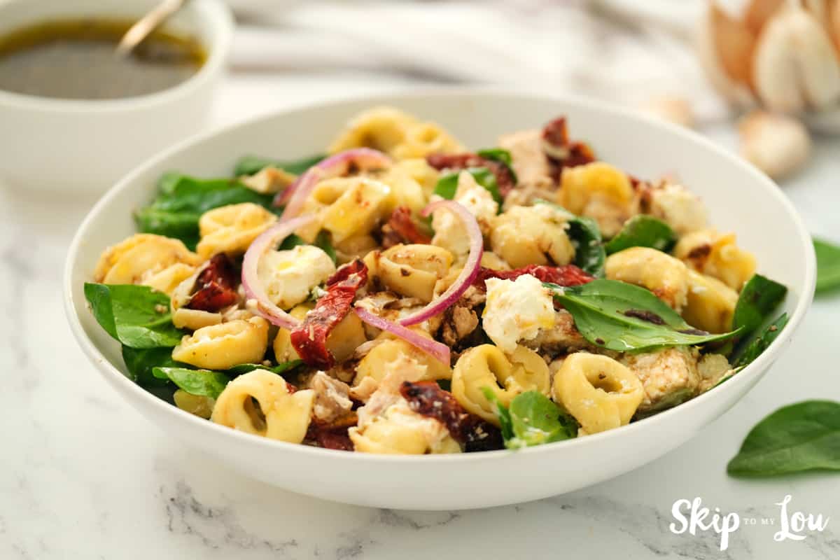 tortellini salad ready to serve