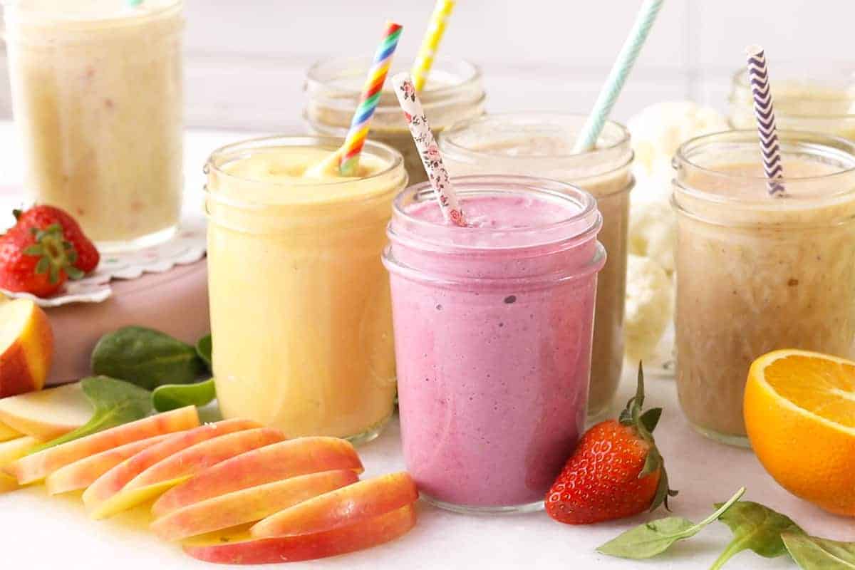 smoothes in mason jars