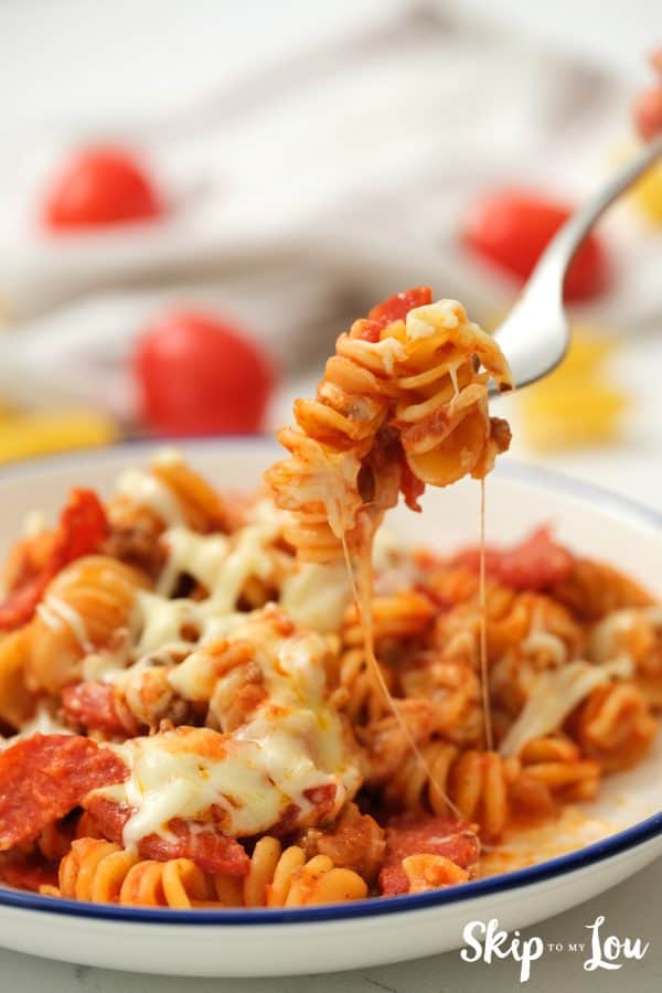 One Pot Pizza Pasta being served.