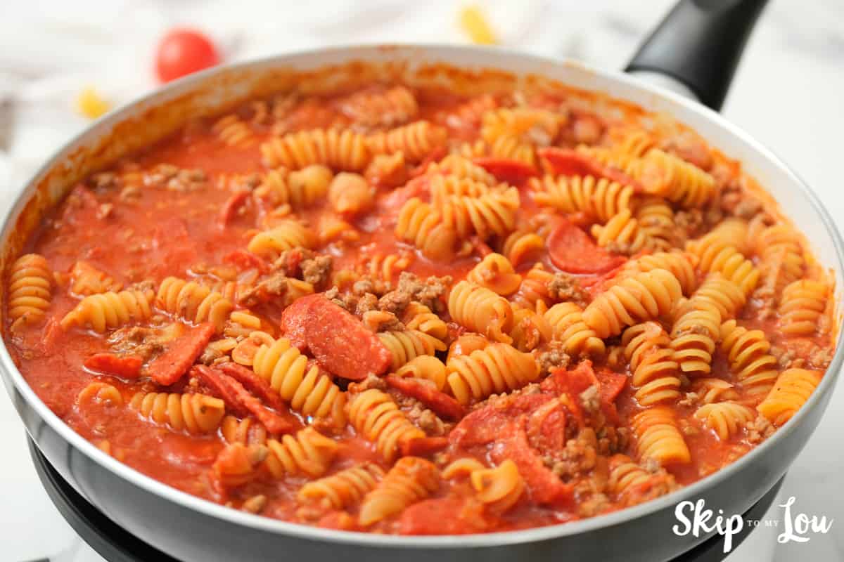 cooked one pot pizza pasta