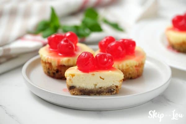 serving of chocolate chip cookie cheesecakes
