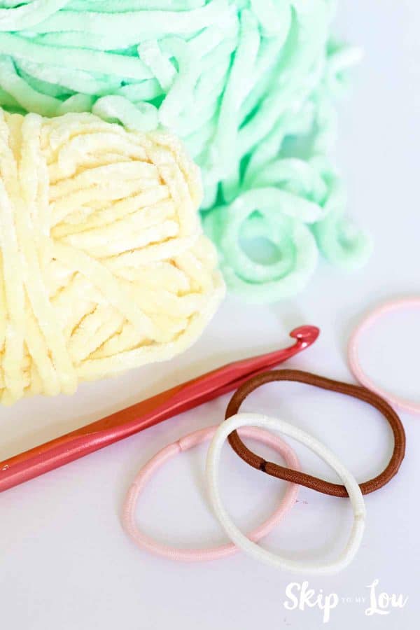 crochet scrunchie supplies yarn, crochet hook, hair band