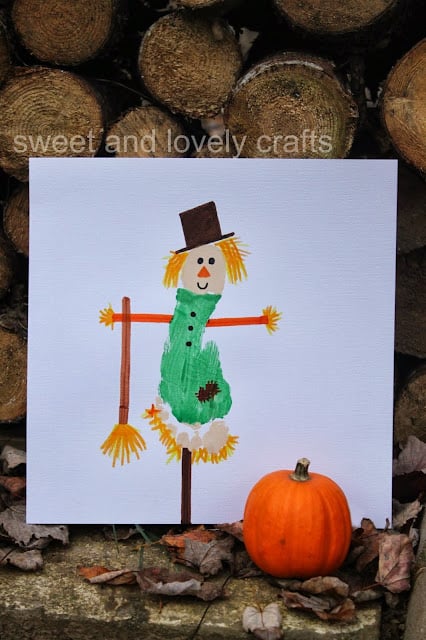 footprint scarecrow