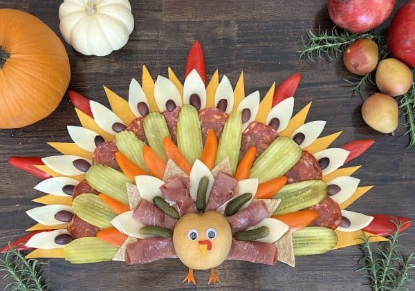 thanksgiving turkey charcuterie board
