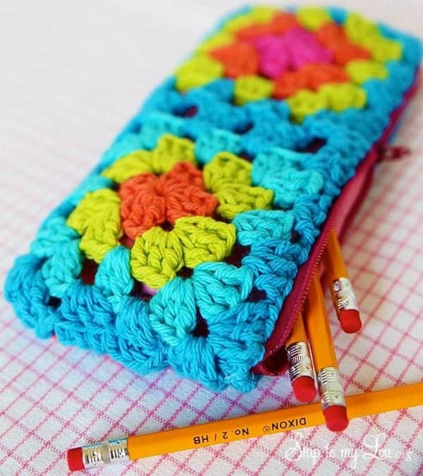 crochet pencil pouch on red grid fabric skip to my lou