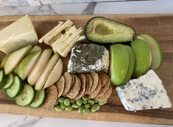 st. patrick's day charcuterie board recipe-healthy foodie online