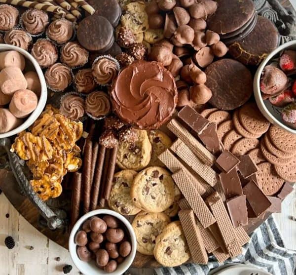 chocolate charcuterie board ideas- a new dawnn