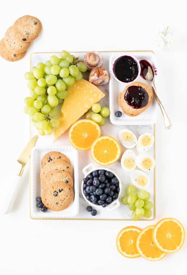 brunch charcuterie board ideas-cutefetti