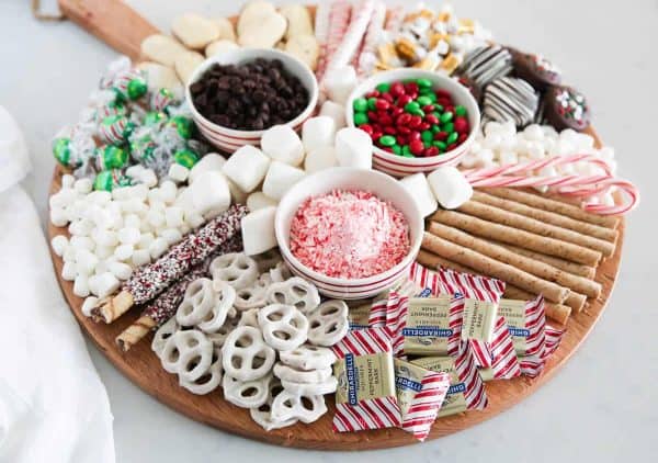 hot chocolate charcuterie board ideas-i heart naptime