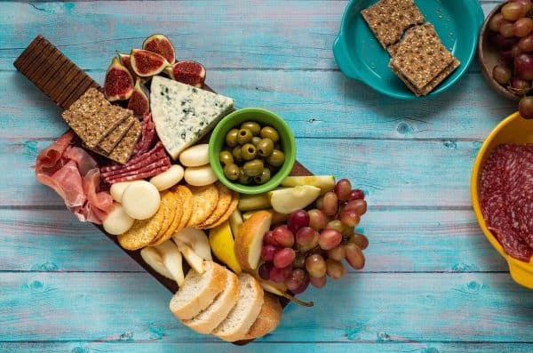 fruit charcuterie board ideas-cooking panda-a couple of fruits, cheese, and crackers.