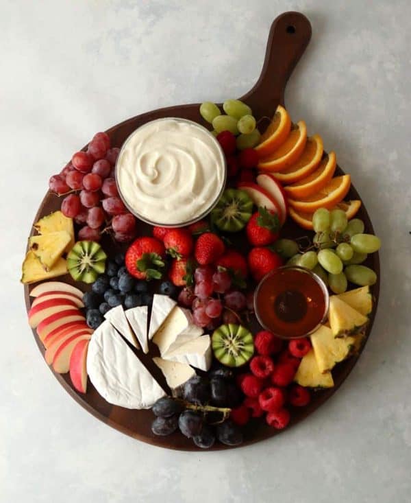 Simple and organized. Kathleen's Cravings includes fruit, a cream dip, and other fixings.