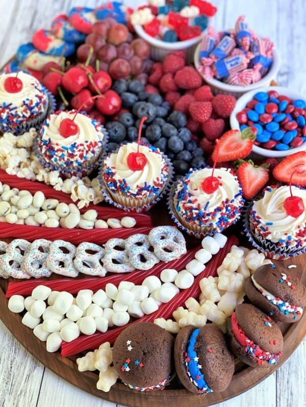 Snowflakes and coffee cakes took a sweet approach with cupcakes, candies, fruits, and more. 