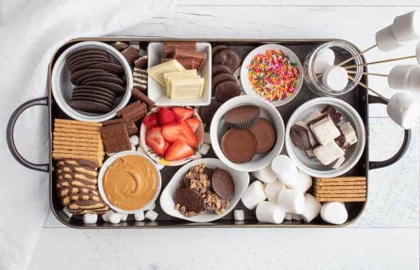 a to go s'mores charcuterie board recipe from Maple & Thyme 