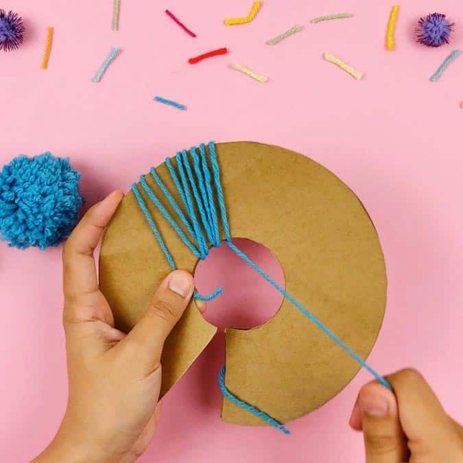 wrap yarn around cardboard