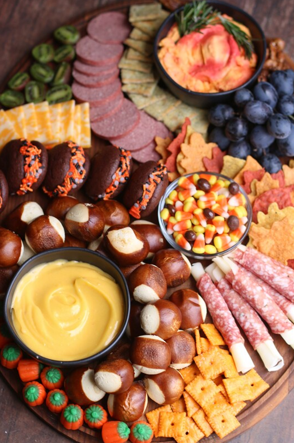 Candy corn, meat, cheese, pretzel bites, whoopie pies, and grapes fill Snowflakes and Coffeecakes.