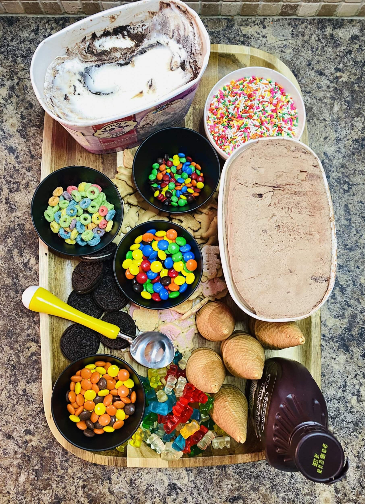 Simple and found right in your pantry, Hello Brittnee gives an easy and ready to eat option with M&Ms, Oreos, and sprinkles. 