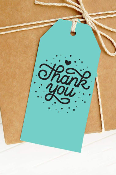 thank you gift tag on kraft wrapped gift