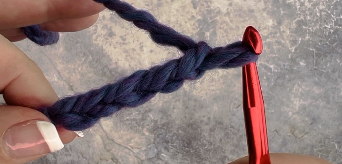 Last step to create a chain crochet -continue until you have finished the needed stitches