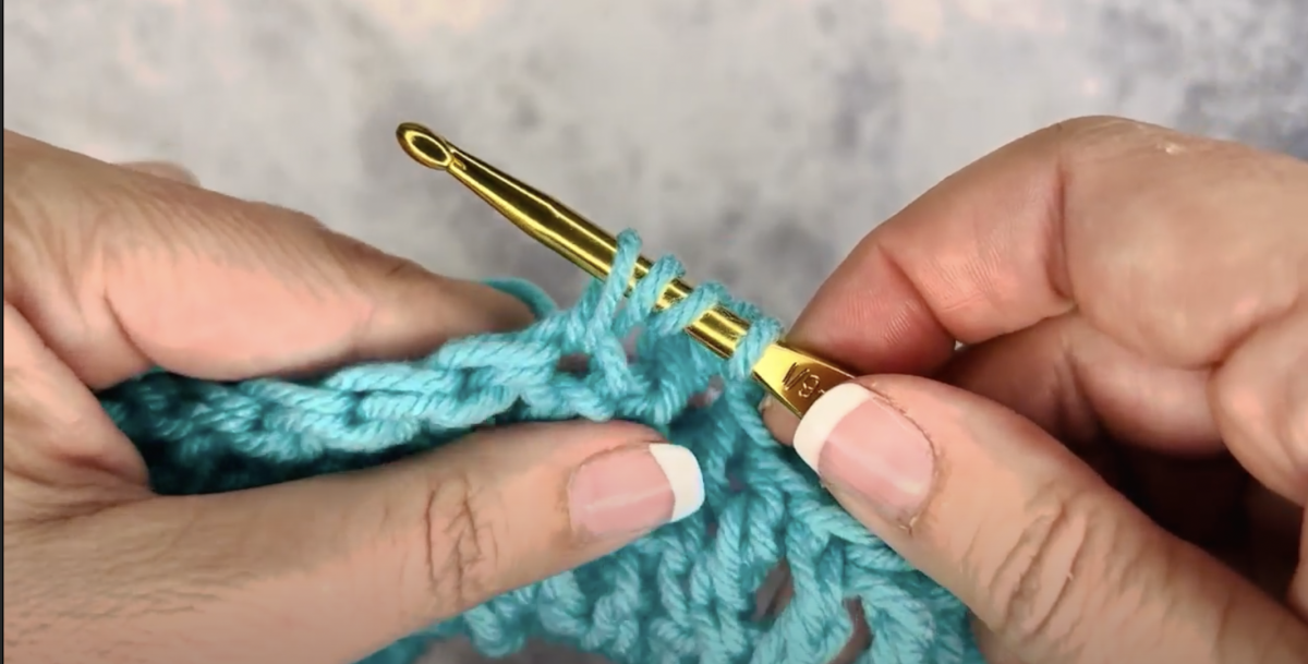Step 3 to do a treble crochet: keep 4 loops