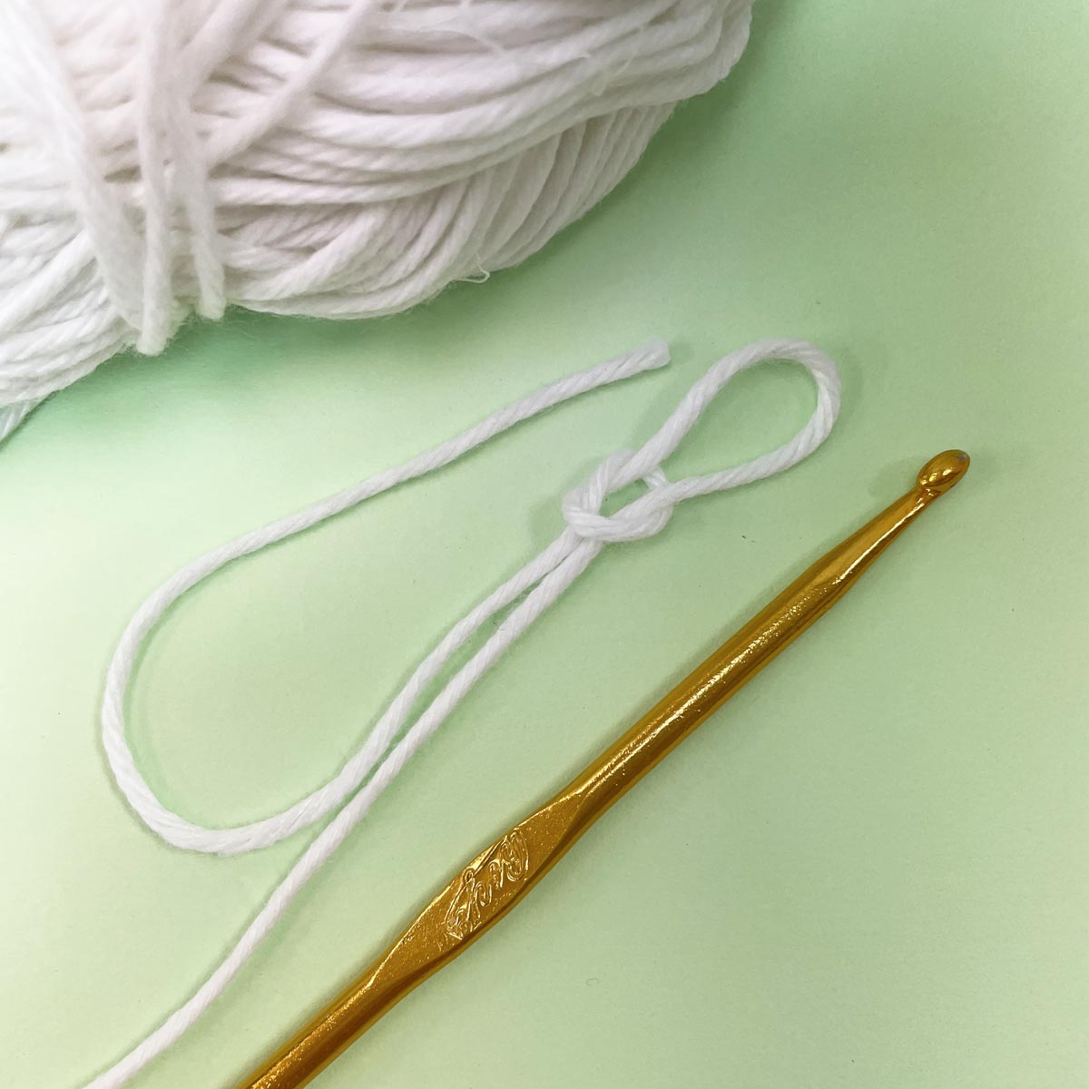 Step 1 to make a crochet ghost