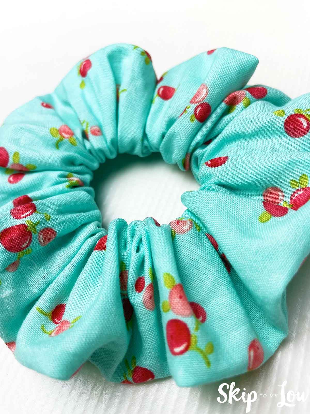 aqua scrunchie