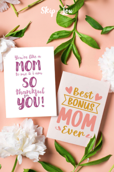 Two Bonus mom cards for Mother's Day that says "best bonus mom ever" and the other "you're like a mom to me & I am so thankful for you" on top of a pink background