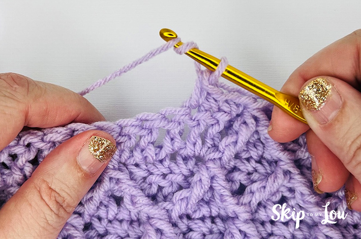 Step 1.1 – Yarn over twice.
