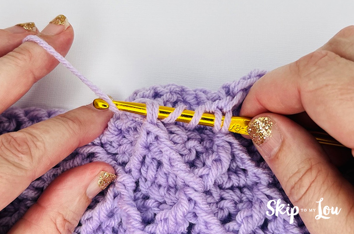 Step 2.3 – Yarn over