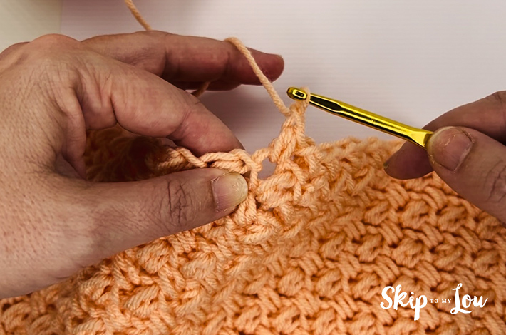 Step 10 – Chain 1 to secure the stitch