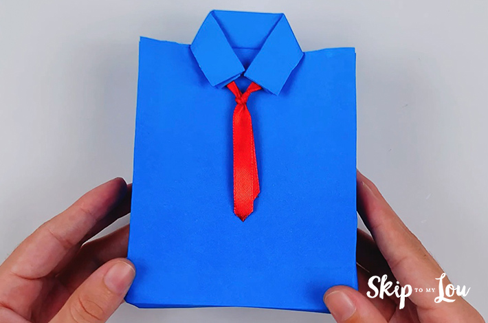 The origami shirt and tie is now finished. 