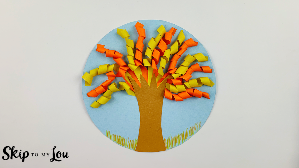 A fall tree paper craft from Skip to My Lou. 